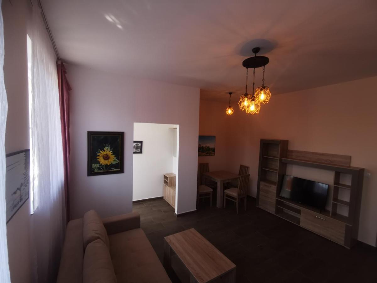 Crown Apartments Skopje Eksteriør billede
